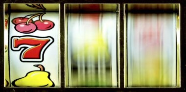 Mega Sevens winning spin on piktoto alternatif showing matched sevens and payout calculation